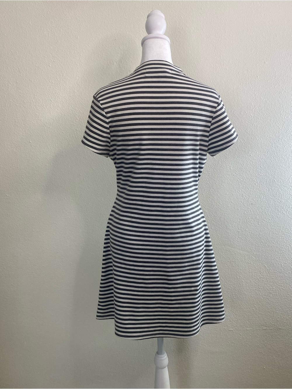 Free People FP Beach A-Line Dress M Mock Neck White Gray Striped Coastal Preppy - Picture 4 of 11